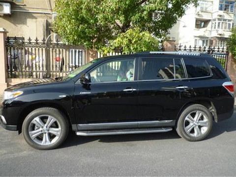 25万汉兰达遭思域大哥追尾，车主下车一看，直呼：日系车质量不行