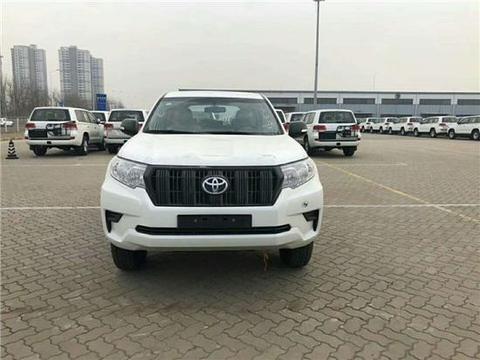 18款丰田霸道2700中东版，是天津港最便宜最抗造的爱车之一吗？