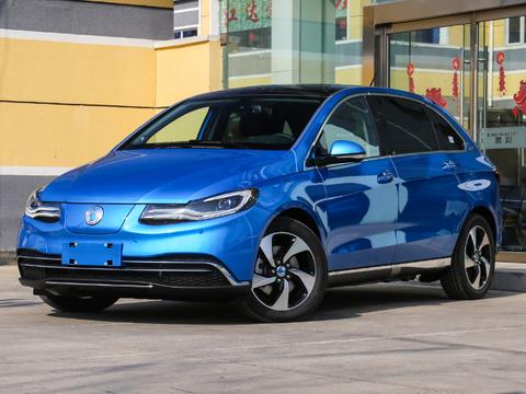 更“纯”更“奔驰”，腾势500纯电动车实拍详解