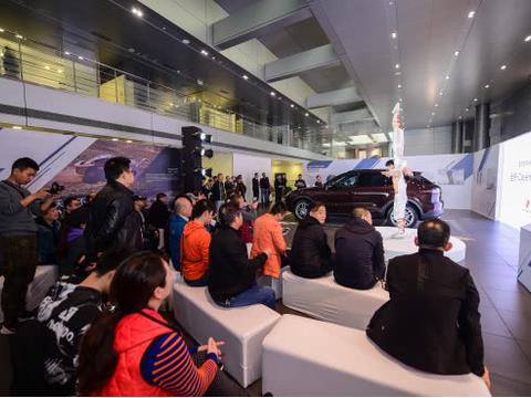 全新保时捷Cayenne有点俏，订车要等两个月