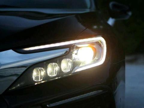 最失败豪华品牌，飞机内饰配宝马发动机，卖15万无人问津！