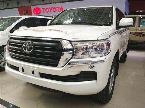 2018款兰德酷路泽4000 五座丐版绝对是陆巡系列性价比最高的车型