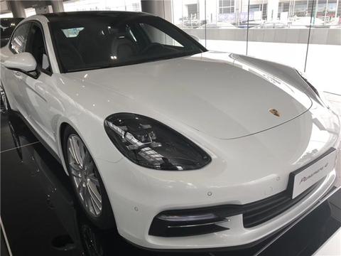 2018款保时捷帕拉梅拉一脚油门不见踪影