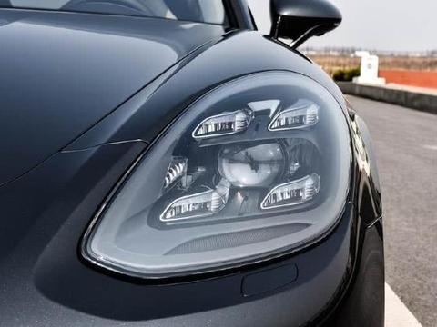 奔驰S级的终极对手，搭载4.0T V6发动机，3.8秒破百，售108.8万