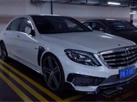 身价超王思聪的富二代又买车了，车价高达300万，比劳斯莱斯便宜