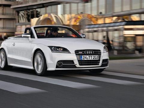 我已经老了, 以前想着开法拉利兜风, 现在只想在这款车里葛优躺