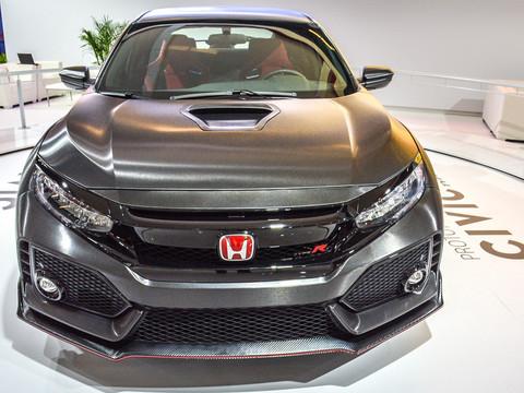 全新思域上市 真心秒杀 50万级别车   连保时捷911都没它跑得快！