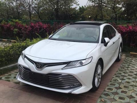 广东小伙花24.2万落地丰田凯美瑞，开比亚迪宋max的朋友笑不言语