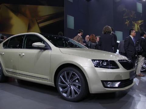 德系合资掀背车，现狂降3万，颜值完虐卡罗拉，8万起要火