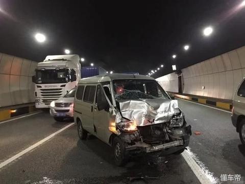 哈佛h9车主：也就拔河厉害了！