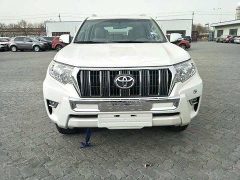 18款丰田霸道4000现车图文解析，性价比非常高的一款车型！