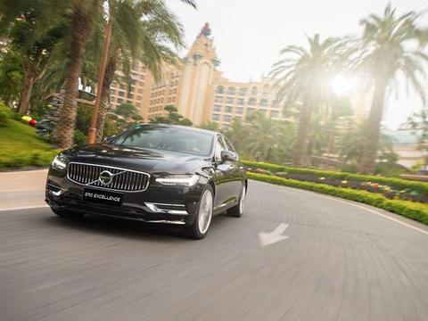 全车只有三座的头等舱，5.3秒破百只卖A6价，劳斯莱斯都没这待遇