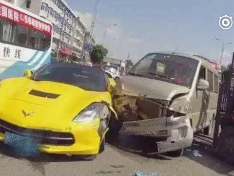 两辆“五菱”相撞对方要30万！奔驰G级车主：它才是终结者！