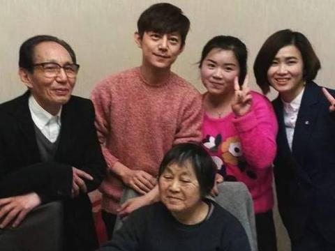 令赵丽颖吻起来最有感觉的男人，今44岁身价过亿，座驾竟这么便宜