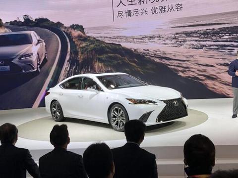 全新雷克萨斯ES正式发布，外观酷似LS，内饰档次感秒杀奥迪宝马
