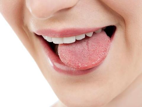 健康的舌头是怎样的?舌头有这3个表现,身体也好不到哪去
