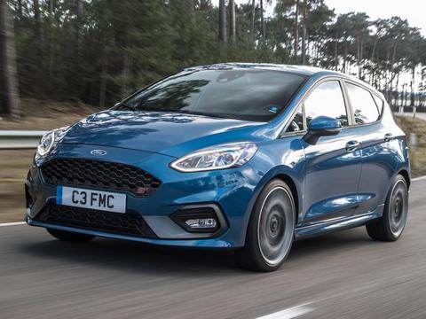 即使坐在副驾，我依然能感受到全新嘉年华ST的灵性