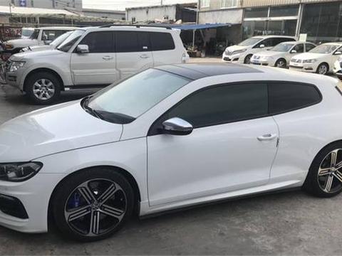 北京一男子花25万买二手跑车大众，看到内饰时，车主直呼：太值了