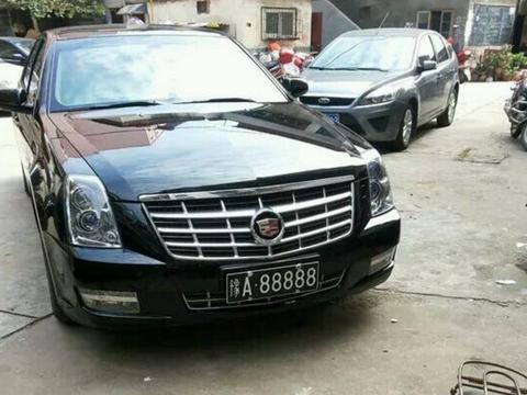 比88888车牌还火，第一块车牌售价8万，却都挂在豪车上面！