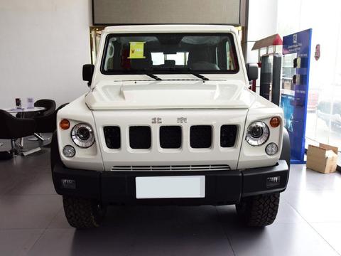 国产最酷炫的硬派SUV！号称小霸道，配2.3T才卖15万