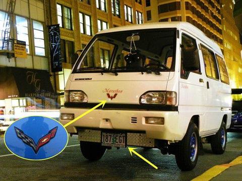 10年前的神车五菱宏光出现在美国街头，秒杀超跑