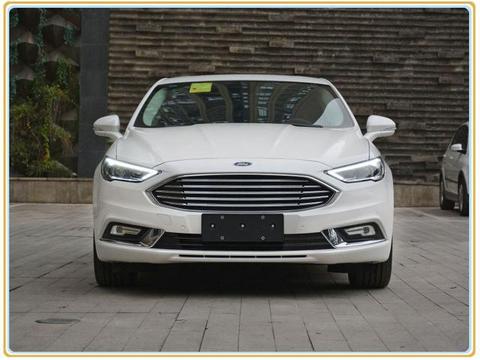 拿着19万别总惦记迈腾！这车标配ESP无钥匙启动，12万比雅阁厚道