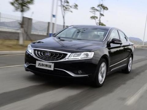 小伙放弃名图提了这车，朋友都说有眼光，不仅好开还很帅气