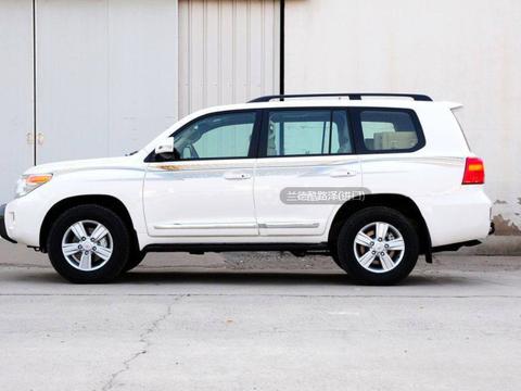 68万元落地4.0L中东丐版丰田兰德酷路泽，自改内饰变“豪华版”