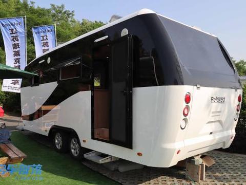 把心安在家中，把家安在车轮上，去享受宁静的生活