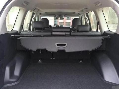 40万买丰田普拉多，性能出色，内饰豪华，唯独这个拿不出手！