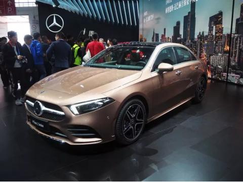 手头有26万，买奔驰A级还是大众CC吗？