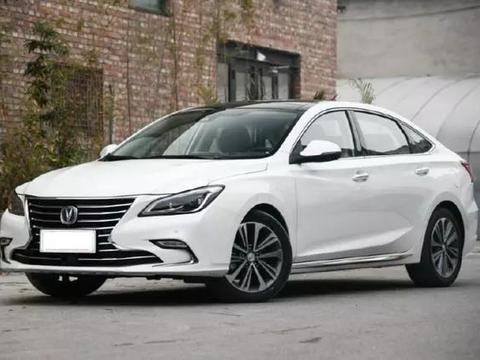 买A级车的话嫌空间有点小，而买B级车的话预算又不够了。