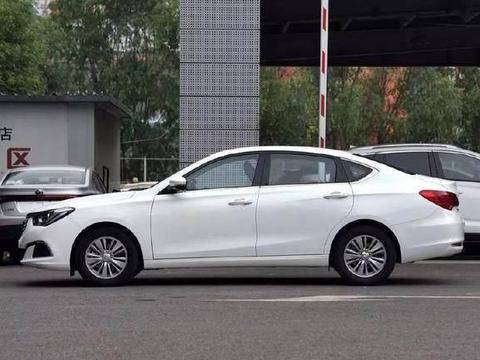 油耗5升还配前后独悬，朗逸一见这车就要跪，售7万完爆凯美瑞