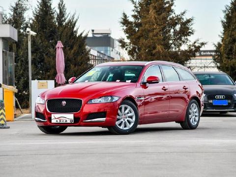 3.0T+V6配可变空气悬挂，还搭载大尺寸全景天窗，竞争力不容小视