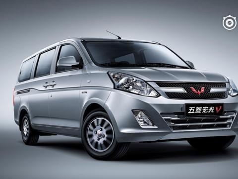 五菱之光超速，达到了151KM/H？网友：可能装了是V8发动机