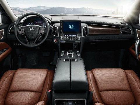 本田冠道外观漂亮，内部空间大，被称作是二胎家庭的专用车