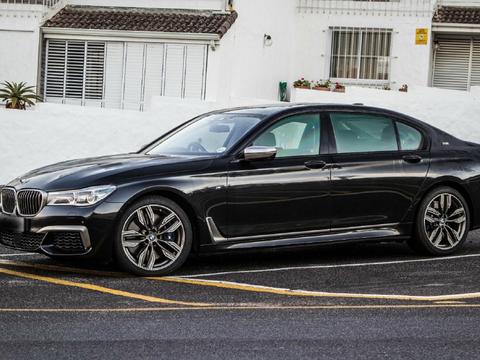 真正的扮猪吃老虎，宝马新旗舰，加速仅次于M5