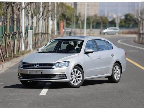 大众神车再降4万，终于被轩逸逼急了！标配ESP油耗5.1白菜价7万