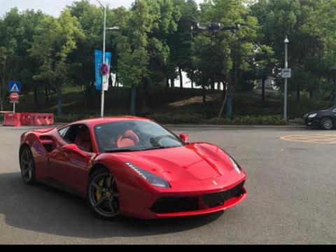 而立之年，380多万买了一台法拉利，车主：圆梦了