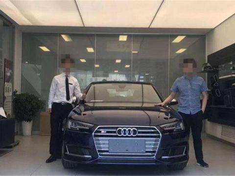奥迪S4首提, 全车落地50万, 某男子: 蓝色车身酷, 并且很满意