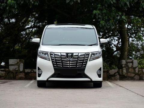 北汽瑞丽道达V8因为外形酷似埃尔法所以被称为本土“埃尔法”