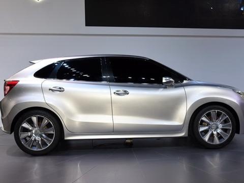 铃木小钢炮火了！飞度没它漂亮，价格亲民，网友：3毛油耗太厚道