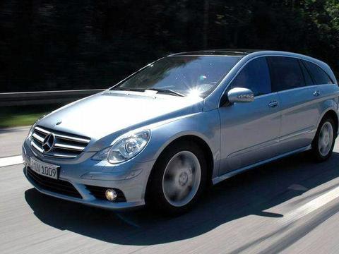 假如你中8888万，以下4辆车选一辆开8年