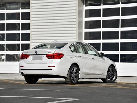 奥迪降到20万以内，宝马坐不住了，中国特供版售18万，谁还买迈腾