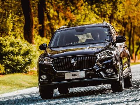 BX7外形时尚，做工上乘，质感豪华，配得上豪华品牌的水准