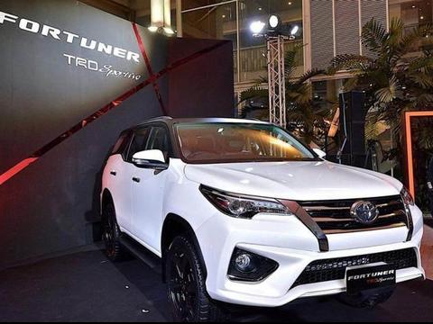 丰田最良心硬汉车,纯进口配大七座,不足26万,还买啥普拉多!