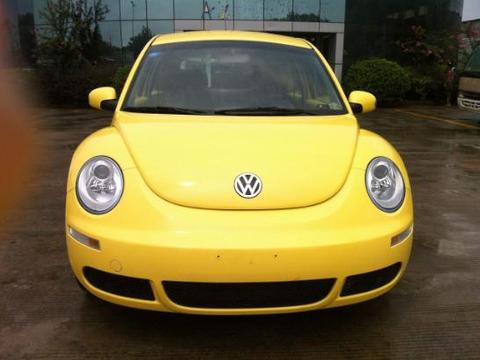 甲壳虫是大众非常负责的品牌，外观设计动感，车子小巧可爱