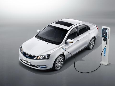 联擎超强插电混动轿车帝豪PHEV实车到店 预售价13-15万