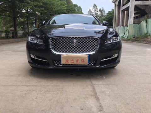 2018款捷豹XJ优势在于它的造型，极具流线美感！
