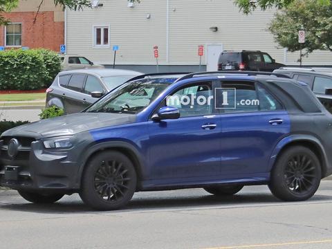 奔驰火了很久的新车内饰终于曝光，设计与现款完全不同